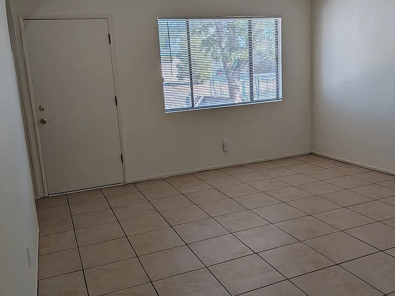 2125 Ashfork Ave — Photo 3