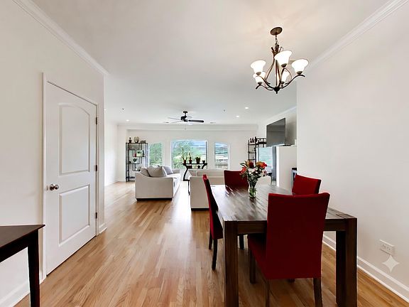 5th image of 110 S Marion St Unit 201