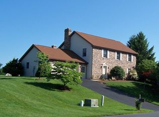 3 W Red Gold Cir, Camp Hill, PA 17011