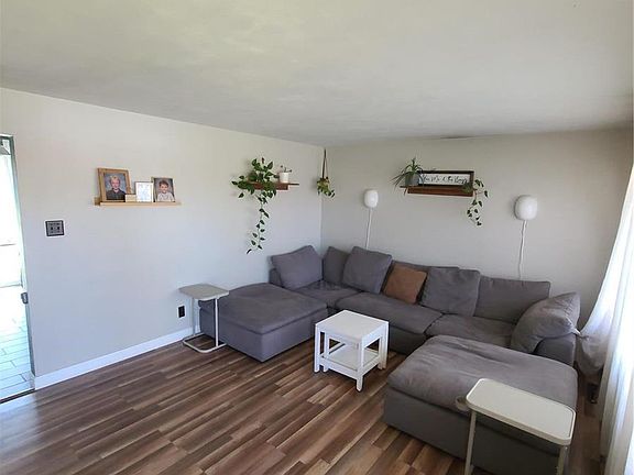 3rd image of 14 Bermuda Ln