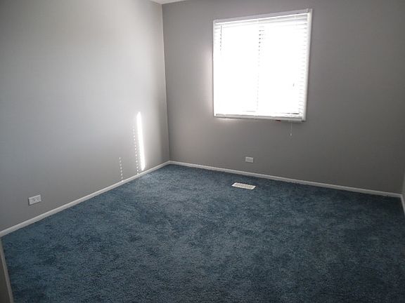 5th image of 747 Cove Point #7