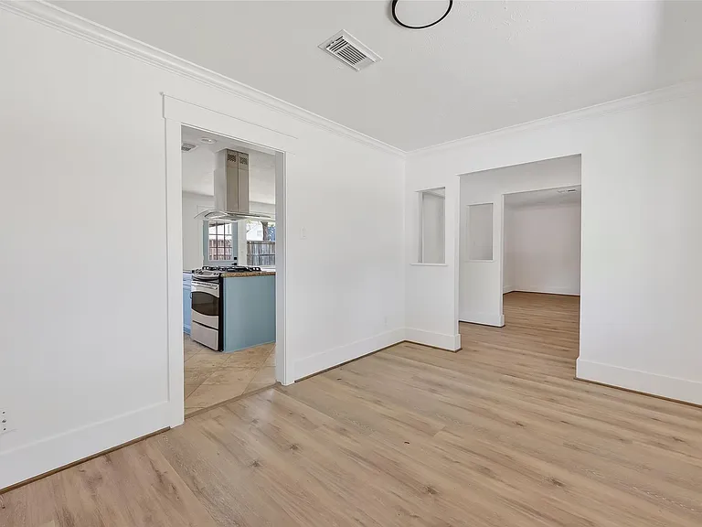 1906 Shadow Bend Dr — Photo 8