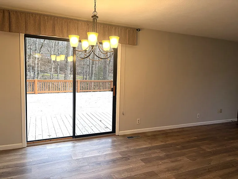 594 Winding Way Dr — Photo 12