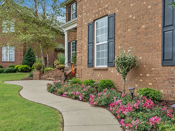 3rd image of 1328 Saint Ives Ct