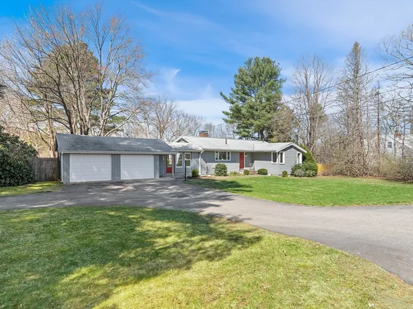 273 South St, Medfield, MA 02052