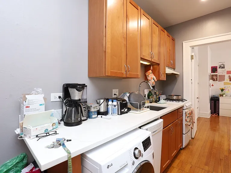 439 W Melrose St #B4 — Photo 2