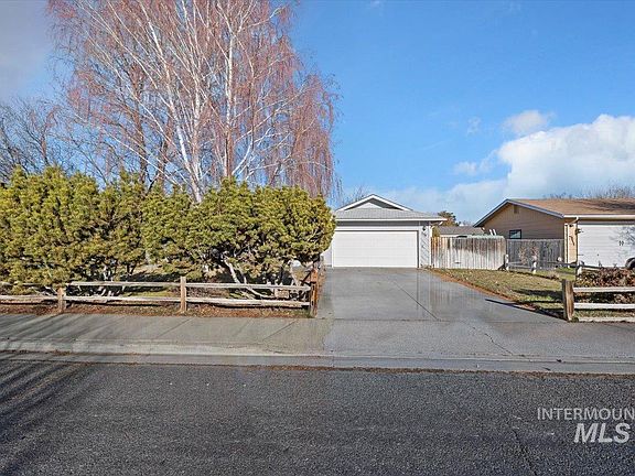 2nd image of 1198 Park Meadows Dr