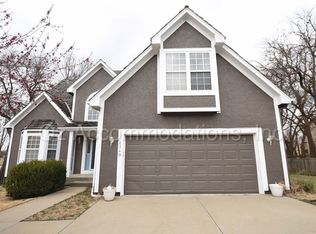 2340 W Johnston St, Olathe, KS 66061