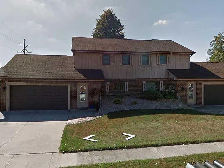 381 Kleiner St — Photo 2