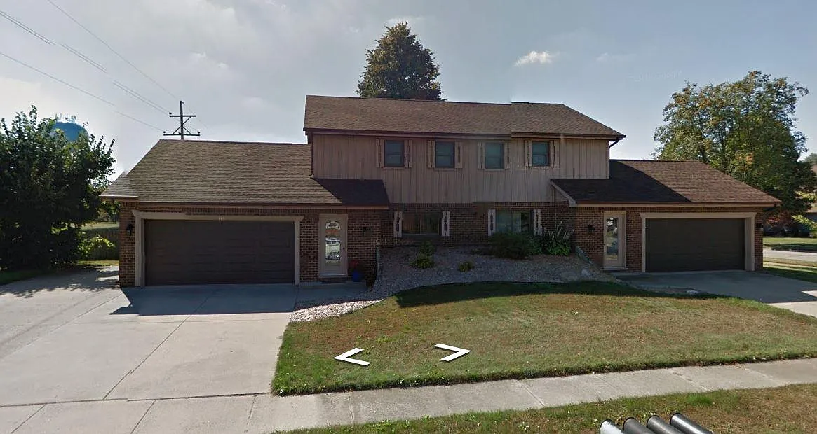 Building Photo - 381 Kleiner St