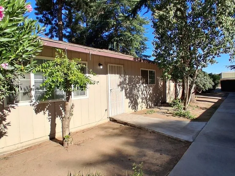 57-83 W. San Jose — Photo 1