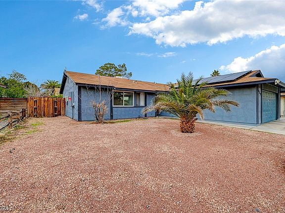 3rd image of 609 N Torrey Pines Dr