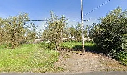 225 Brown Blvd photo 1