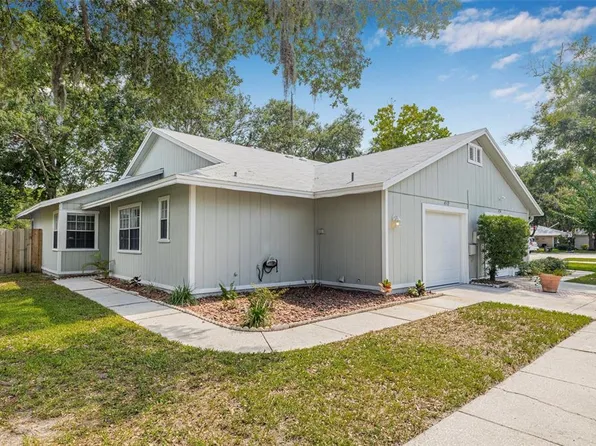 4532 Cedarwood Village Dr, Tampa, FL 33624