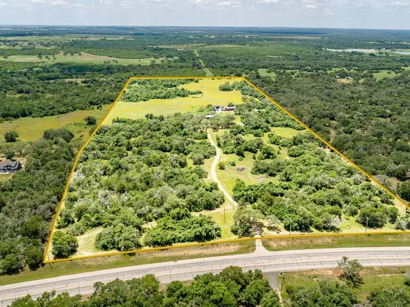 9393 Us Highway 87 E, Westhoff, TX 77994