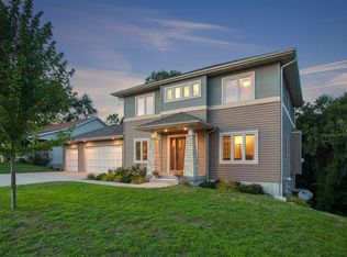 2731 Muddy Creek Ln, Coralville, IA