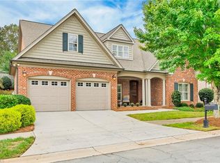 5559 Foxgate Cir, Winston Salem, NC 27106