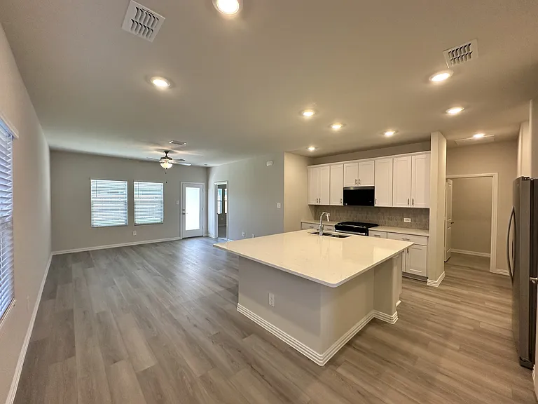 501 Dorothy Dr — Photo 5