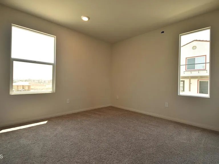 656 Martina St — Photo 11