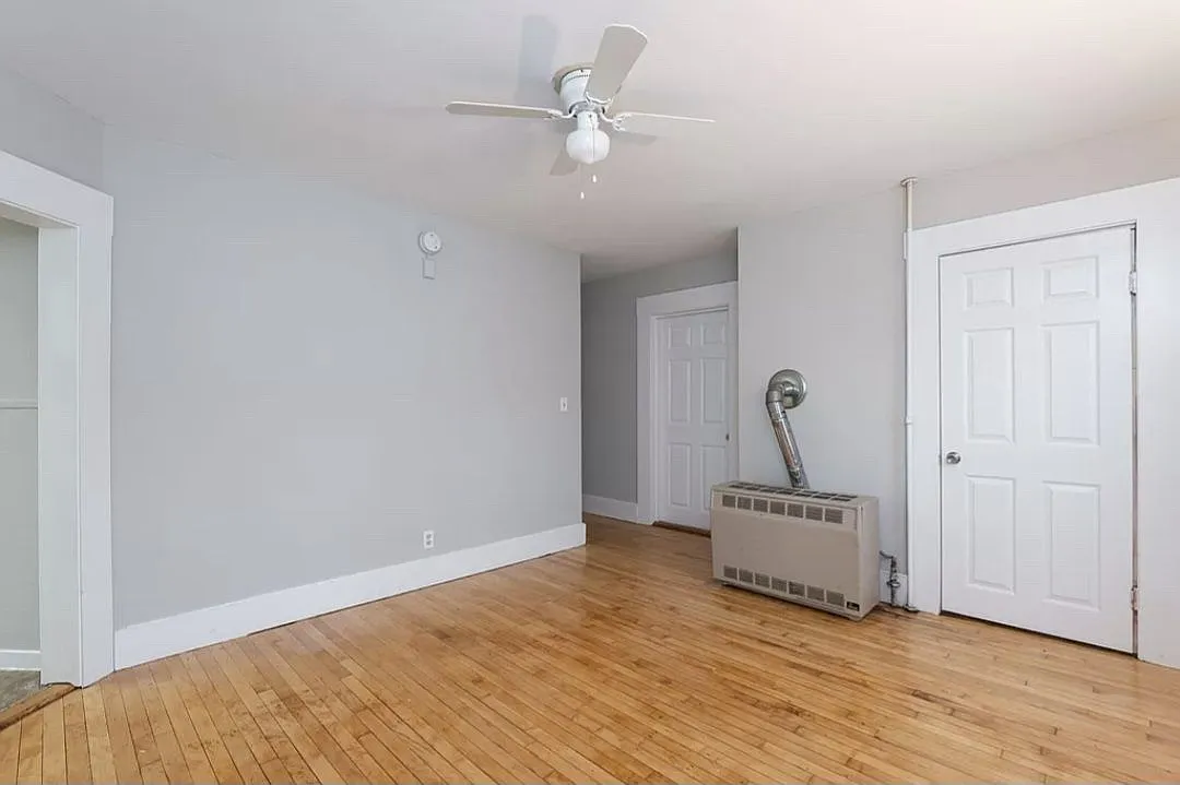 2 bed, $1,900 — Photo 3