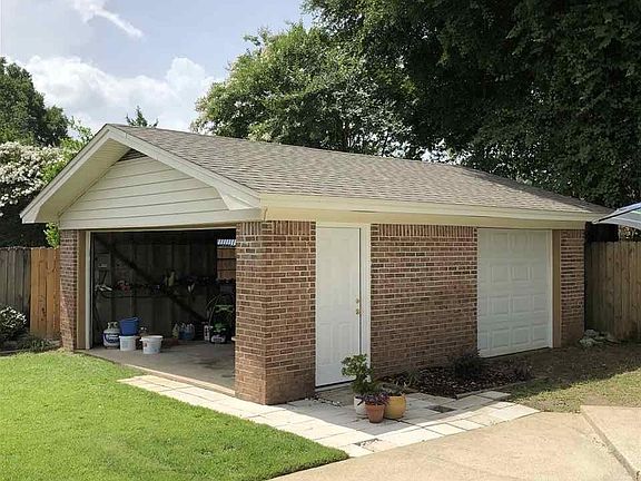 2nd image of 4515 Balmoral Dr