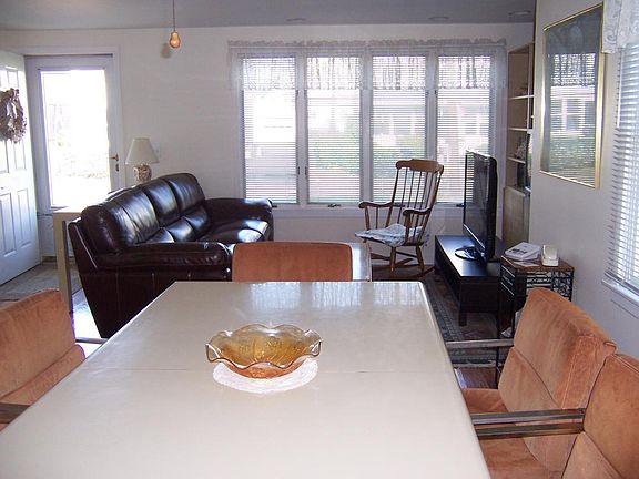 3rd image of 37 Cocheco Ave