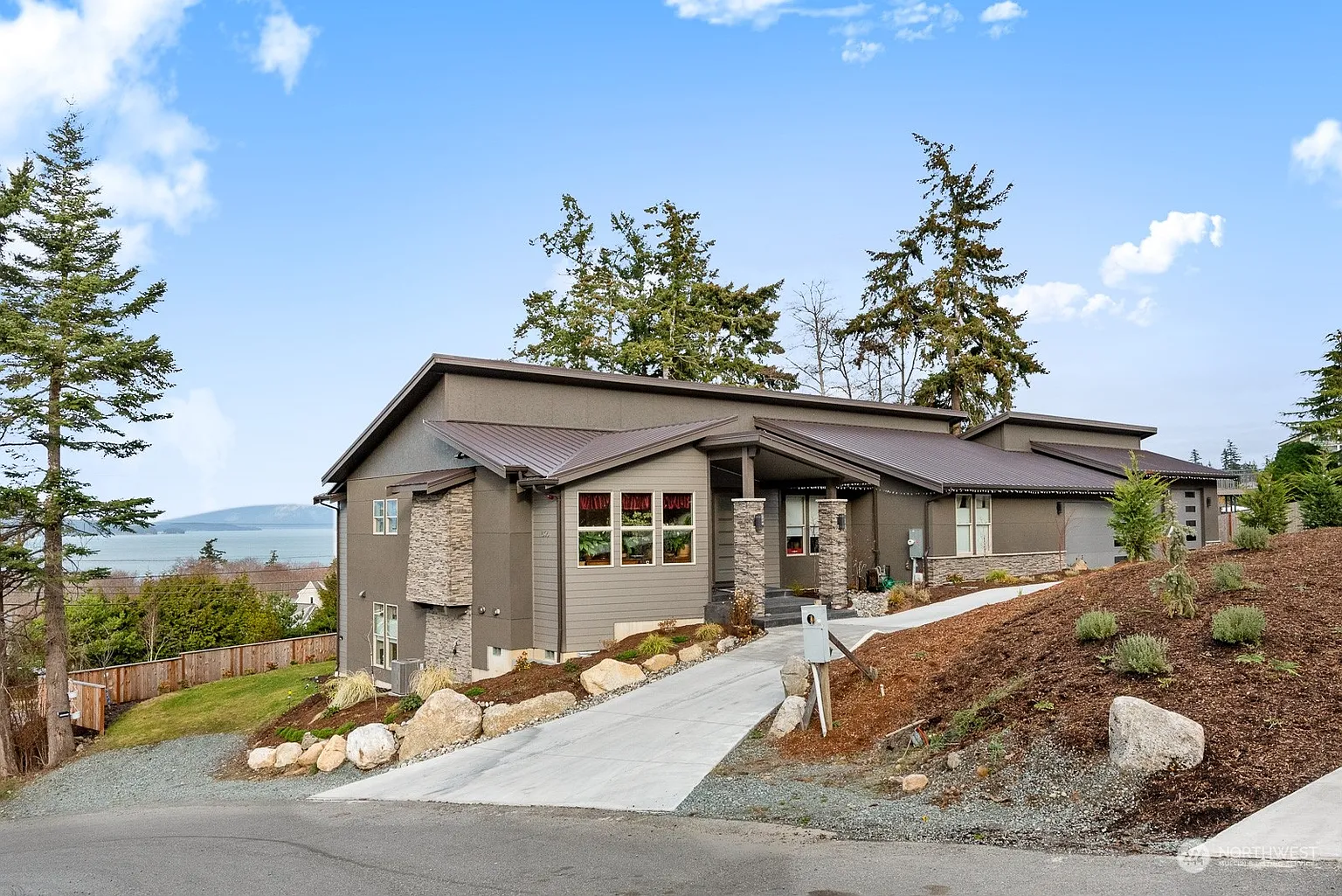 1505 Harbor View Court photo 1