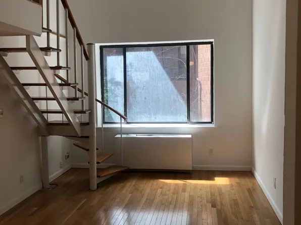 259 Elizabeth Street image 1 of 7