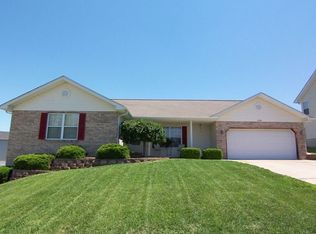 1254 Deer Run Dr, Washington, MO 63090