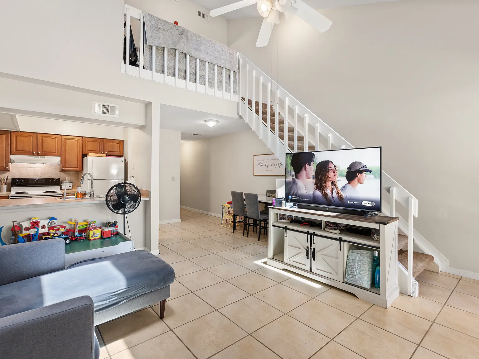 2 bed, 1018 sqft, $1,650 — Photo 4