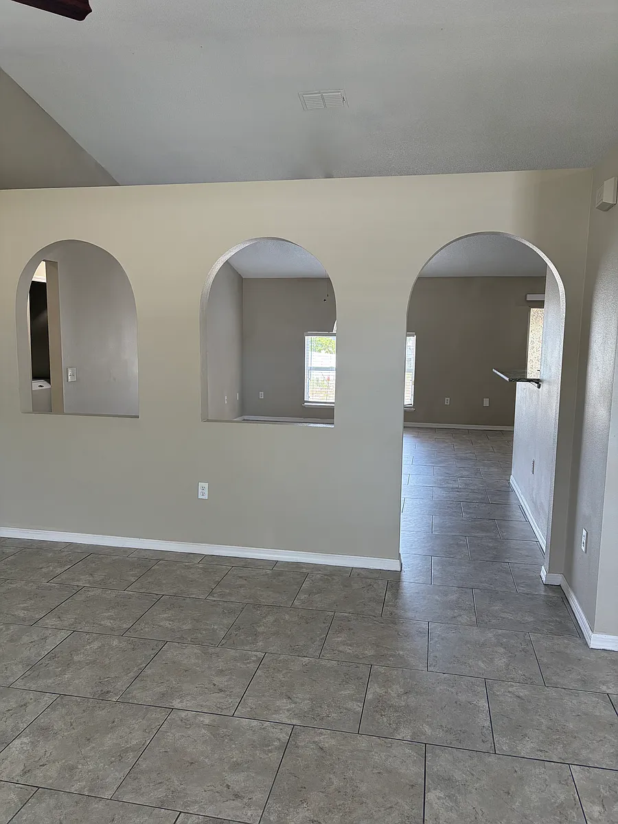 Building Photo - 6442 Grapewood Rd