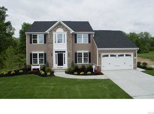 38 Pear Tree Ln, Lancaster, NY 14086