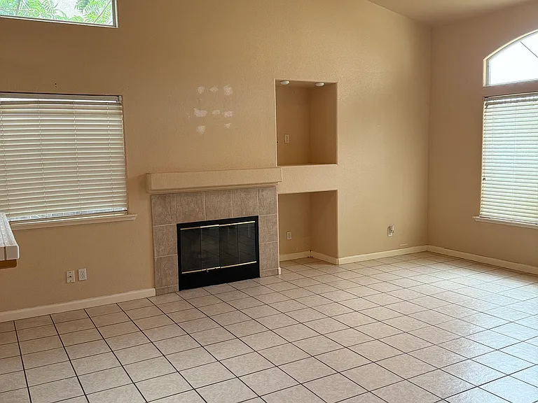 5518 E Byrd Ave — Photo 3