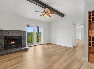 642 S Old Highway 141 APT J, Fenton, MO 63026