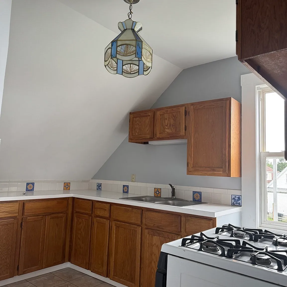 1 bed, 1.0 bath, 700 sqft, $1,575 — Photo 2