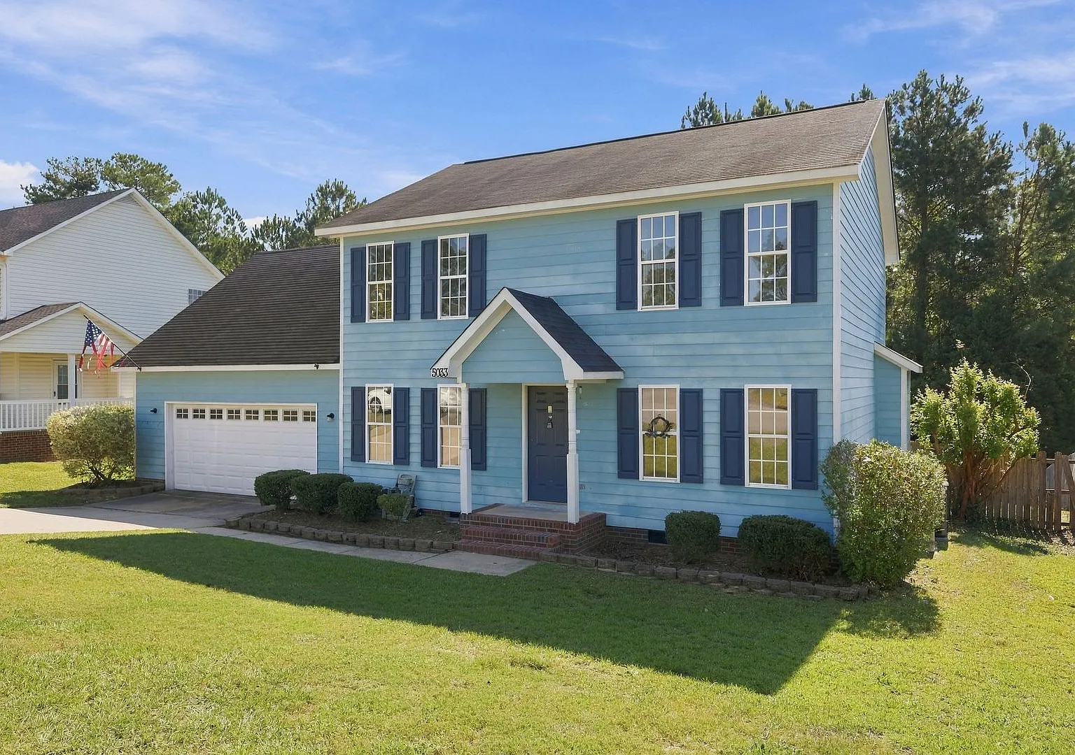 Spacious 5BR Home with Bonus Room & Large Deck — Photo 2
