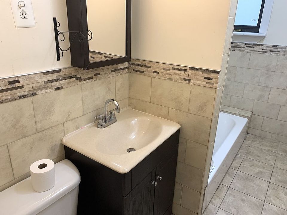 1st image of 18 E 21st St APT B7