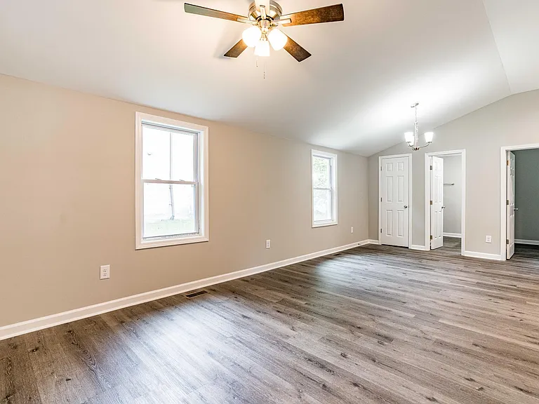410 Longfellow St — Photo 9