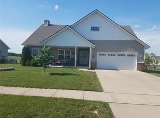 19933 Divine Rd, Lebanon, MO 65536