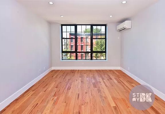 5th image of 670 Halsey St APT 4B