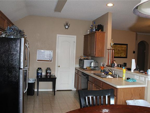 5th image of 234 Chesterfield Cir