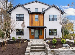 702 18th Ave #B, Seattle, WA 98122