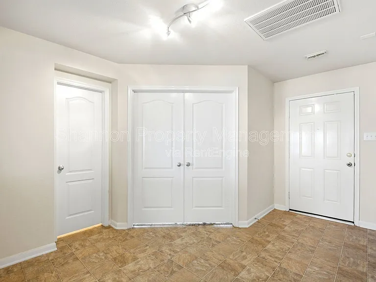 526 Remington Lodge Ct — Photo 5