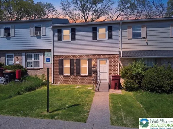 21 Madison Ln, Whitehall, PA 18052