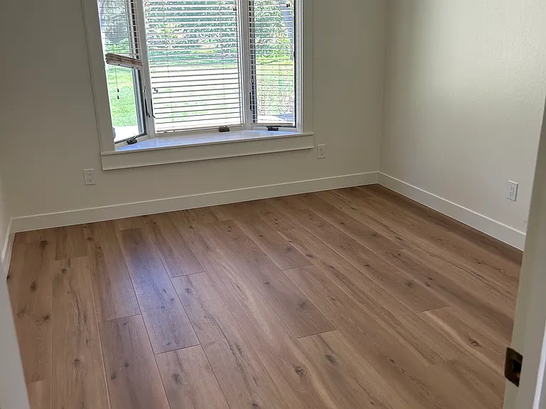 930 Lee Ln — Photo 13