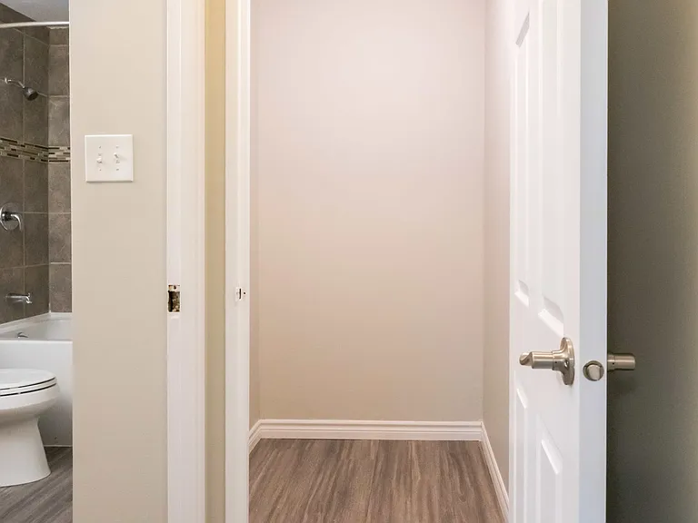 27 Terry Fox Pl — Photo 13