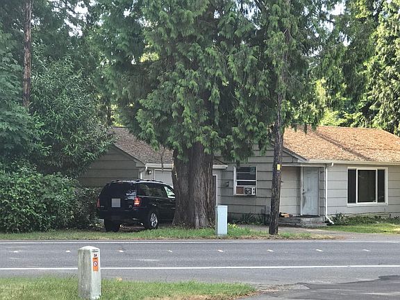 2nd image of 838 2nd Ave SW
