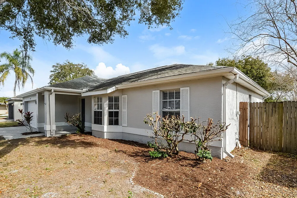 3 bed, 2.0 bath, 1368 sqft, $3,130 — Photo 3
