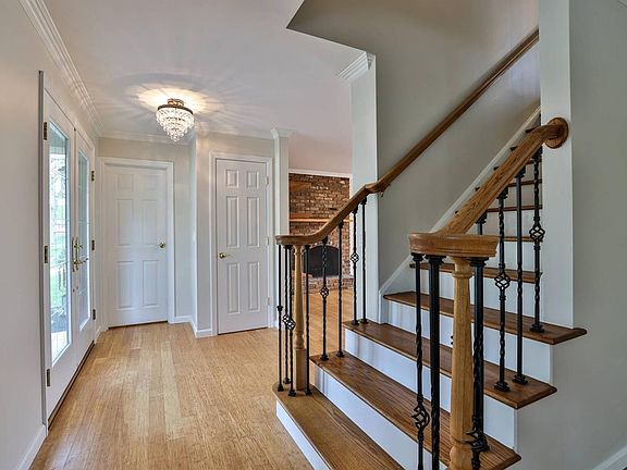 3rd image of 6522 Willowhollow Ln