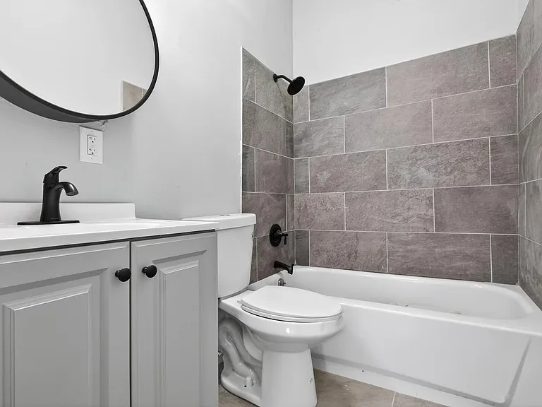 3356 W 44th St — Photo 27